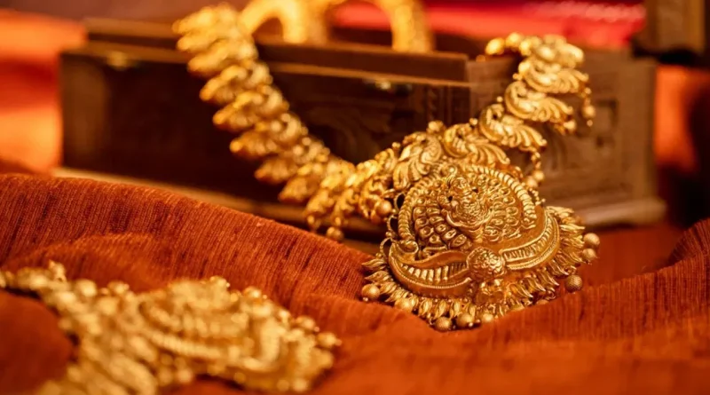 Gold-Silver Rate Today: અખાત્રીજ પર વધ્યો કે ઘટ્યો સોના-ચાંદીનો ભાવ ? જાણો તમારા શહેરમાં શું છે લેટેસ્ટ કિંમત