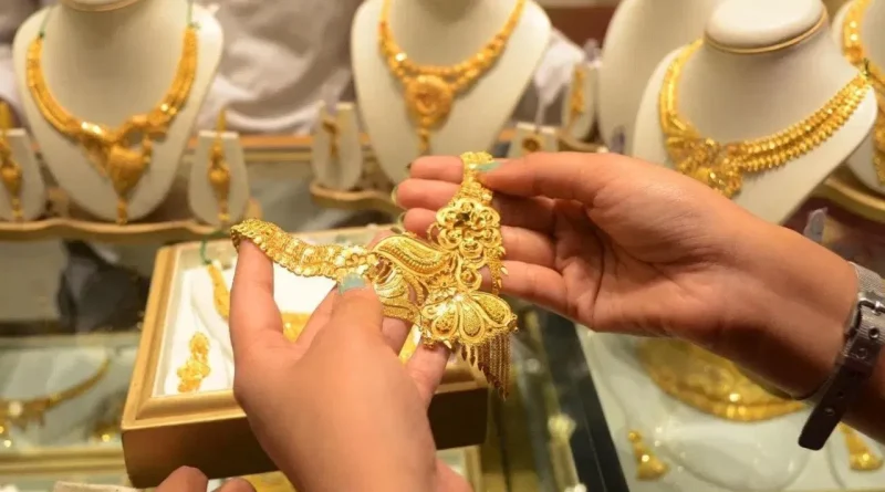 Gold-Silver Rate Today: અખાત્રીજના એક દિવસ પહેલા ઘટ્યો સોનાનો ભાવ, ચાંદી પણ થઈ સસ્તી, જાણો લેટેસ્ટ કિંમત