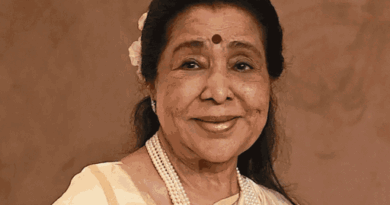 ‘મને થોડીવાર સૂવા દો’:આશા ભોસલેના પૌત્રએ દાદી સાથેની અંતિમ વાતચીત જણાવી, કહ્યું- ‘તેમણે નિધનના એક દિવસ પહેલાં જ નાટક જોયું હતું’