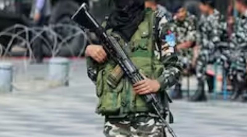 જમ્મુ-કાશ્મીરમાં 2 પાકિસ્તાની આતંકવાદીઓ પકડાયા:આમાંથી એક 16 વર્ષથી ફરાર હતો; લશ્કર-એ-તૈયબા ટેરર મોડ્યુલ સાથે સંકળાયેલા 3 મદદગારો પણ પકડાયા