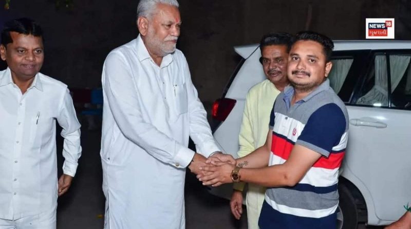 જાણીતા હાસ્ય કલાકાર ધીરુભાઈ સરવૈયાના પુત્રએ લોધિકા બેઠક પરથી દાવેદારી નોંધાવી