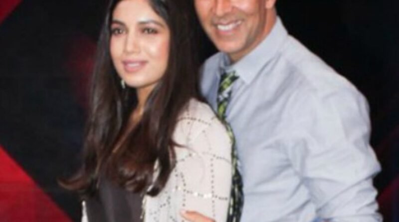 અક્ષય સાથે રોમેન્ટિક ડાન્સ કરતા-કરતા અચાનક ભૂમિ પેડનેકર ઢળી પડી:ખિલાડી કુમારના શ્વાસ અધ્ધર થઈ ગયા, ફરાહ ખાનની ચિસ નીકળી ગઈ; જુઓ VIDEO