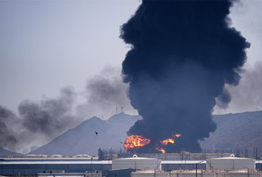 ટ્રમ્પની ફાઇનલ વોર્નિંગ સામે ઇરાને મિસાઇલ એટેક કરતાં સ્થિતિ વિસ્ફોટક