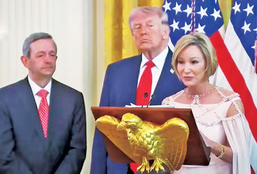 ધાર્મિક સલાહકારે ટ્રમ્પની સરખામણી ઇશુ ખ્રિસ્ત સાથે કરતાં વિવાદ