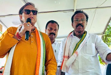 કેરળમાં ચૂંટણી પ્રચાર દરમિયાન શશિ થરૂરના કાફલા પર હુમલો, ગનમેન સાથે ઝપાઝપી