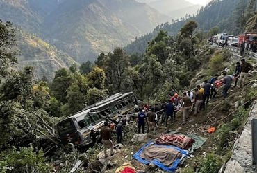 હિમાચલમાં 22 મુસાફરોને લઈ જતી બસ ખીણમાં ખાબકી, 4 લોકોના દર્દનાક મોત, 18ને બચાવાયા