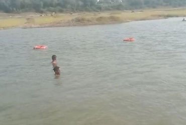 મહીસાગર નદીમાં નહાવા પડેલા 4 વિદ્યાર્થીઓ ડૂબ્યા, 2 નાં મોત