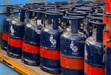 LPG સંકટનો તોડ શોધ્યો સરકારે, 5 KGવાળા સિલિન્ડરનો સપ્લાય વધાર્યો, ID બતાવો અને લઈ જાઓ