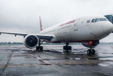 હવાઈ મુસાફરી થઈ મોંઘી: એર ઇન્ડિયાએ ફ્યુલ સરચાર્જના નામે ભાડું વધાર્યું, જાણો કયા રૂટ પર કેટલો વધારો