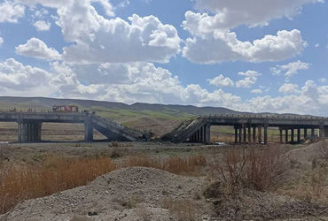 LIVE: ડેડલાઈન પૂરી થાય એ પહેલા જ US-ઈઝરાયલના ઈરાન પર હુમલા, ખાર્ગ ટાપુ પર બોમ્બમારો, રેલવે બ્રિજ ઉડાવ્યો