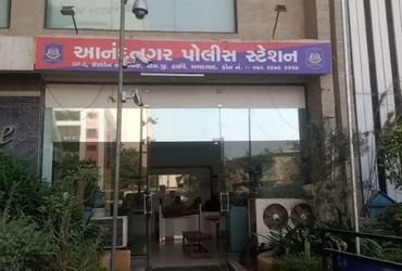 અમદાવાદના આનંદનગરમાં હેડ કોન્સ્ટેબલ પર હુમલો, આરોપીએ પોલીસ સ્ટેશનમાં ટીવી સાથે માથું ભટકાડ્યું