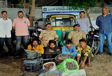 જામનગર નજીક ખીજડિયા બાયપાસ પાસે આવેલા એક કારખાનામાં થયેલીચોરીનો ભેદ ઉકેલાયો : ચાર આરોપીઓ રૂ. 3 લાખના મુદ્દામાલ સાથે ઝડપાયા