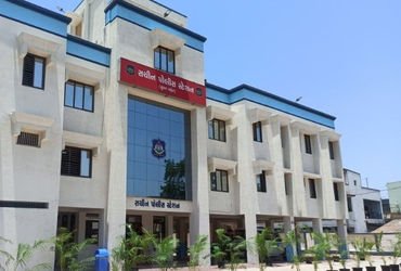 સુરત: સચિન પોલીસની કસ્ટડીમાં આરોપીનું મોત, પૂછપરછ દરમિયાન શૌચાલયમાં જઈને એસિડ પી લીધુ!