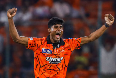 કોણ છે સાકિબ હુસૈન? માતાએ ઘરેણાં વેચીને જૂતા અપાવ્યા, પુત્રએ IPL ડેબ્યૂમાં જ ઈતિહાસ રચ્યો