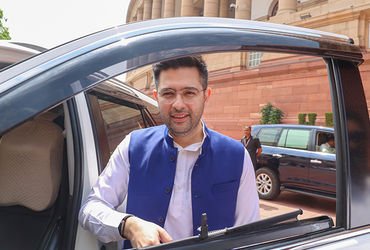 AAP સરકારે છીનવી તો કેન્દ્રએ પાછી આપી, રાઘવ ચઢ્ઢાને ફરી મળી Z+ કેટેગરીની સુરક્ષા