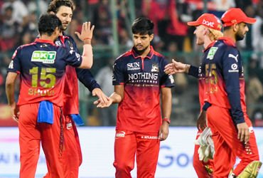 RCBની જીત બાદ વિવાદ: પ્લેયર ઓફ ધ મેચ મુદ્દે આકાશ ચોપડાએ કહ્યું- યુવા ખેલાડી સાથે થયો અન્યાય