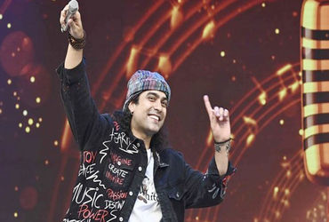 જાણીતા બોલિવૂડ સિંગરે ગુપચુપ કરી લીધા લગ્ન? બાળપણની પ્રેમિકા સાથે પ્રાઈવેટ સેરેમનીમાં લીધા સાત ફેરા