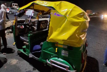 બગોદરા-બાવળા હાઈવે પર ગોઝારો અકસ્માત: ડાયરો જોઈ પરત ફરતી રીક્ષા પલટી, ચાલકનું મોત અને 5 ગંભીર