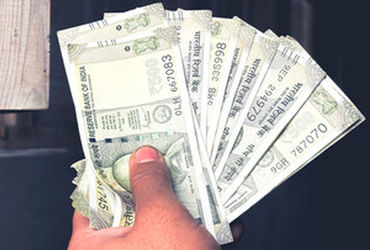 નવા લેબર કોડથી પગારદારોને ઝટકો, ચાલુ મહિનાથી ઇન હેન્ડ સેલરી ઘટશે, સમજો ગણતરી