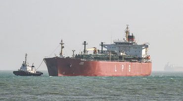 હોર્મુઝની ખાડી બંધ કર્યા બાદ ઈરાનનું ફાયરિંગ, ભારતના બે જહાજોએ લેવો પડ્યો યુટર્ન