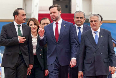 પાકિસ્તાન પર આંધળો વિશ્વાસ અમેરિકા પર ભારે પડશે! ટ્રમ્પનો ‘ફેવરિટ’ જનરલ મુનીર જ બન્યો મોટો ખતરો