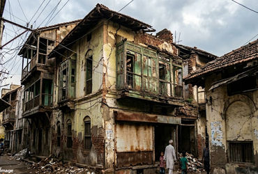 જામનગર મહાનગરપાલિકા વિસ્તારના ભયજનક અને જર્જરીત ઇમારતોને સેઇફ સ્ટેજે લઈ જવા અનુરોધ