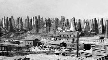 તેલના કુવા સૌથી પહેલાં ટ્રાન્સ-કૉકેસરા આઝર બૈજાનના બાકુમાં શોધાયા