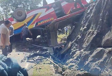 જમ્મુ-કાશ્મીરમાં ભયાનક અકસ્માત: મુસાફરોથી ખીચોખીચ બસ પલટી, 20થી વધુના મોત; અનેક ઘાયલ