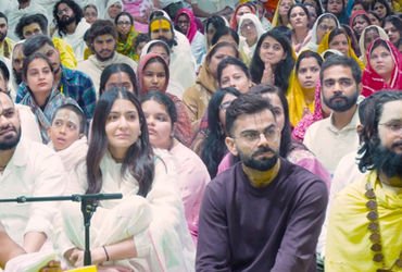 VIDEO: 5 મહિનામાં ત્રીજી વખત પ્રેમાનંદ મહારાજના આશ્રમે પહોંચ્યા વિરાટ-અનુષ્કા, આશીર્વાદ લીધા