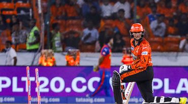 10 ચોગ્ગા, 10 છગ્ગા..હૈદરાબાદમાં અભિષેક શર્માની આંધી, દિલ્હી કેપિટલ્સ સામે ફટકાર્યા અણનમ 135 રન