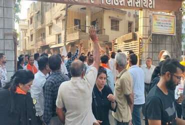 સુરતમાં ભાજપના ગઢ ગણાતા વિસ્તારમાં લોકોએ નેતાઓને ધક્કા મારી કાઢી મૂક્યા, પોલીસ બોલાવવી પડી