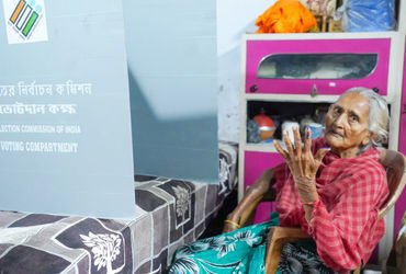 બંગાળ-તમિલનાડુમાં લોકશાહીનો મહાકુંભ: મતદાન કેન્દ્રો પર વહેલી સવારથી જ લાંબી કતારો