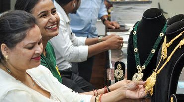 સોના-ચાંદીમાં મોટો કડાકો! એકઝાટકે 6000 રૂપિયા સસ્તું થયું ચાંદી, સોનું પણ ગગડ્યું!