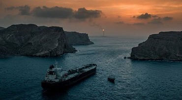 એશિયાના અર્થતંત્રો જોખમમાં, હોર્મુઝ સ્ટ્રેટ નહીં ખુલે તો અંધારપટ અને મહામંદીનો ખતરો