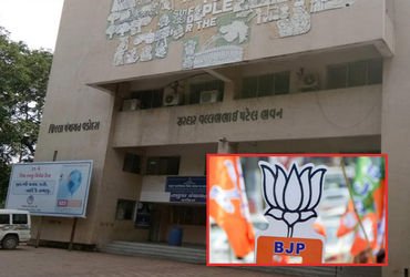 વડોદરા જિલ્લા પંચાયત: ભાજપના ‘બુલડોઝર’ સામે કોંગ્રેસના સૂપડાં સાફ, 34માંથી માત્ર 2 બેઠક મળી