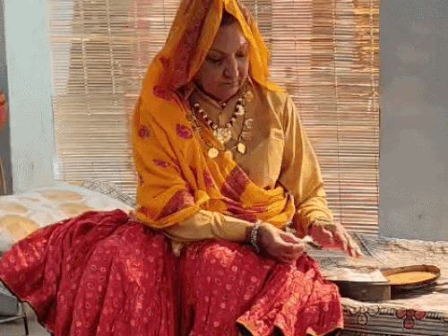 રણદીપ હુડ્ડાના મમ્મીનું ફિલ્મમાં ડેબ્યૂ:’સાંગી’ ફિલ્મમાં દાદીની ભૂમિકા ભજવી, દીકરાએ રમુજી અંદાજમાં અભિનંદન પાઠવ્યા