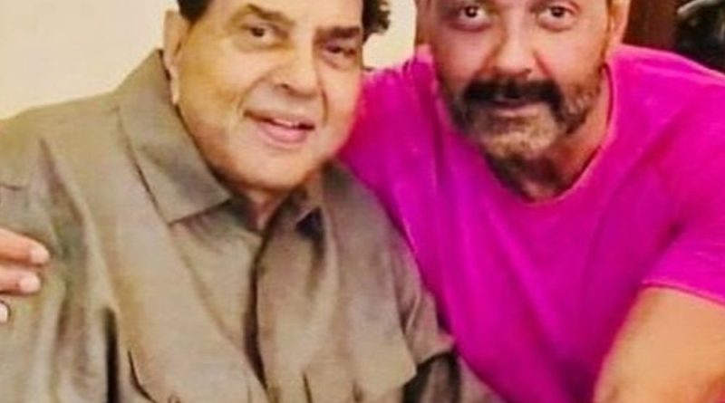 ધર્મેન્દ્રના નિધન પર ભાવુક થયો બોબી દેઓલ:પપ્પા સાથે વધુ સમય ન વિતાવી શકાયનો પસ્તાવો; કહ્યું- દુઃખે ઈશા અને અહાનાને નજીક લાવ્યા