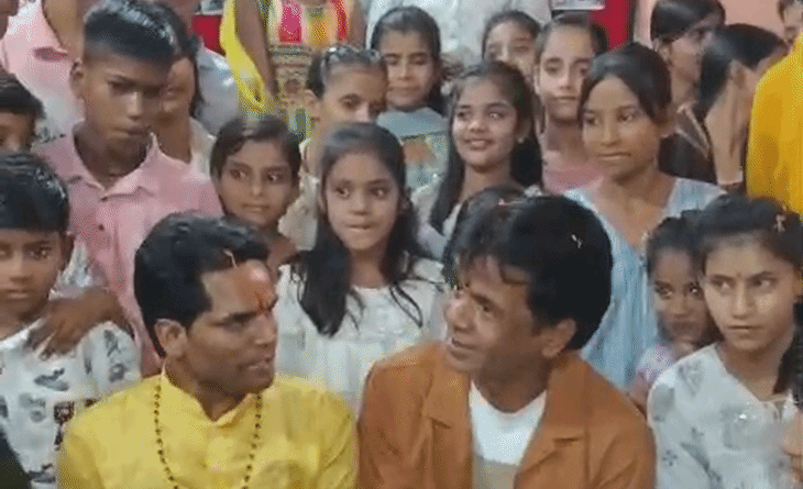 ગલ્લો તોડી પૈસા મોકલનાર બાળકોને રાજપાલ યાદવ મળ્યો:કહ્યું, ‘આ સ્નેહની કિંમત અમૂલ્ય’; જેલમાં ગયો ત્યારે બાળકોએ મદદનો હાથ લંબાવ્યો હતો