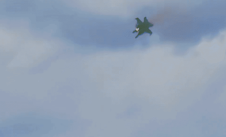 અમેરિકામાં બે EA-18 ફાઇટર જેટ ક્રેશ:એર શો દરમિયાન હવામાં અથડાયા, થોડી સેકન્ડ પહેલા 4 ક્રૂ મેમ્બર સુરક્ષિત બહાર નીકળ્યા