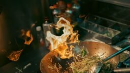 Kitchen Cooking Tips: શાકમાં વધારાનું તેલ પડી જાય તો આ સરળ ઉપાયથી કરો બેલેન્સ, સ્વાદ પણ રહેશે યથાવત