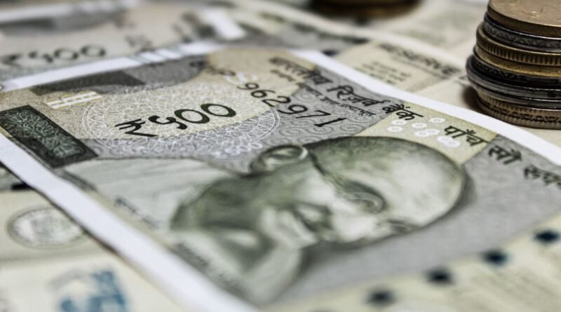 Indian Currency Note: પાણીમાં ભીંજાય તો પણ સહેલાઈથી કેમ નથી બગડતી ભારતીય નોટ? જાણો શું છે તેનું રહસ્ય