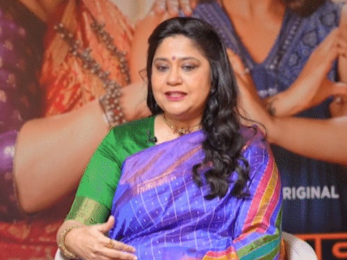 ‘શાહરુખ ફિલ્મો વિશે વિચારતો નહતો’:રેણુકા શહાણે બોલ્યા- ટીવીનો મોટો સ્ટાર હતો, તેને જોવા હજારોની ભીડ ઉમટતી હતી