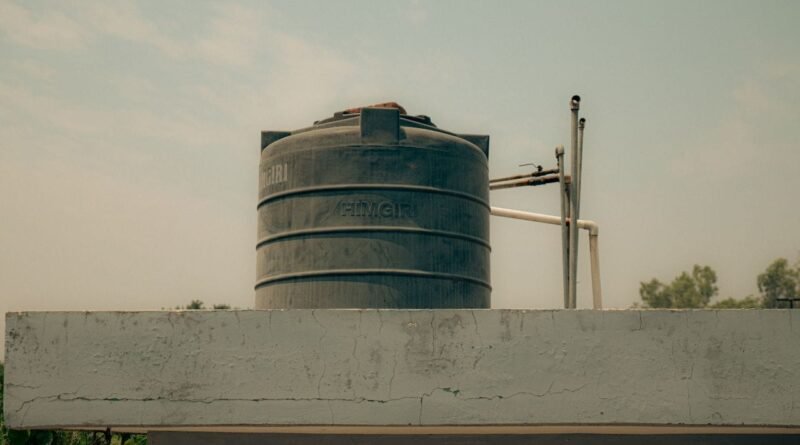 Water Tank Cleaning: પાણીની ટાંકી ક્યારે સાફ કરાવવી? ઘરમાં દેખાતા આ સંકેતોને ભૂલથી પણ અવગણશો નહીં