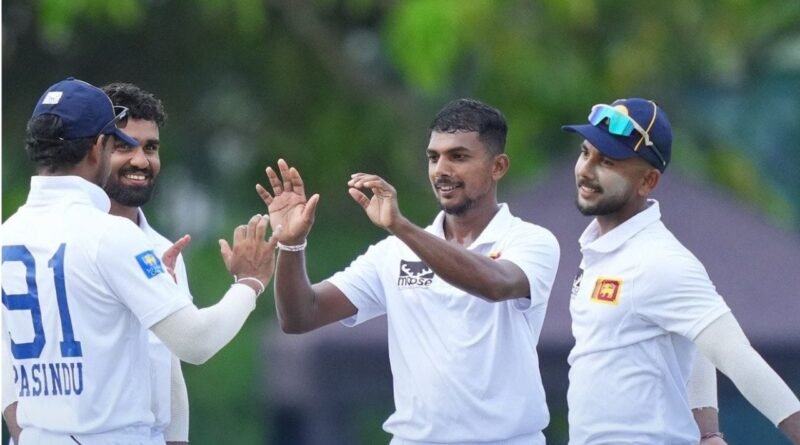 IND vs SL: ભારત સામેની પહેલી ટેસ્ટ માટે શ્રીલંકાએ 5 સ્પિનરોને ટીમમાં કર્યા સામેલ, 3 વર્ષ બાદ આ ખેલાડીની વાપસી IND vs SL: ભારત સામેની પહેલી ટેસ્ટ માટે શ્રીલંકાએ 5 સ્પિનરોને ટીમમાં કર્યા સામેલ, 3 વર્ષ બાદ આ ખેલાડીની વાપસી