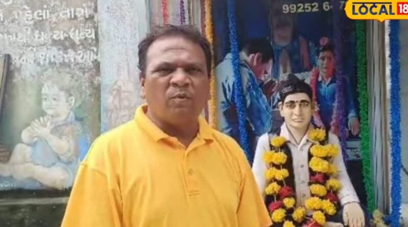 Friendship Day: જેતપુરમાં મિત્રતાનું અનોખું ઉદાહરણ, અકસ્માતમાં ગુમાવેલા મિત્રની મૂર્તિની દરરોજ પૂજા કરીને જીવંત રાખે છે યાદો