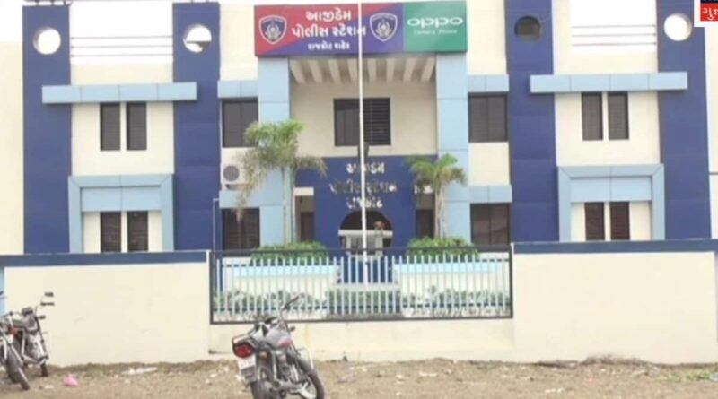 15 ઓગસ્ટે જ માનવતા લજવાઈ: 10 વર્ષની સગીરાને ચોકલેટની લાલચ આપી પંચરની દુકાનમાં બોલાવી, 50 વર્ષીય આધેડે કુકર્મ આચર્યું 15 ઓગસ્ટે જ માનવતા લજવાઈ: 10 વર્ષની સગીરાને ચોકલેટની લાલચ આપી પંચરની દુકાનમાં બોલાવી, 50 વર્ષીય આધેડે કુકર્મ આચર્યું