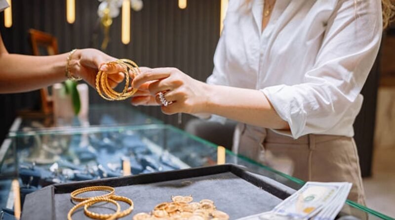 Gold Silver Rate In Gujarat : ગુજરાતમાં સોનાના ભાવ 10 દિવસના સૌથી નીચલા સ્તરે! એક મહિનામાં ₹11,000 નો ઘટાડો, જાણો ફિઝિકલ ગોલ્ડ vs ETF નો મોટો તફાવત