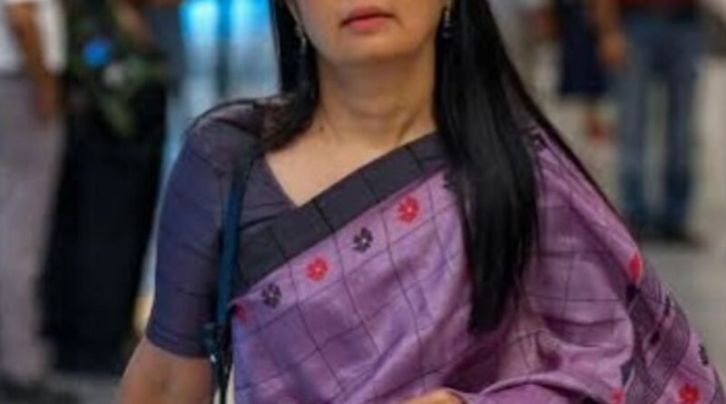 મહુઆએ ચૂંટણી કમિશનર વિરુદ્ધ દિલ્હીમાં ફરિયાદ નોંધાવી:મહુઆએ કહ્યું- જ્ઞાનેશ કુમારને કોઈ છૂટ મળી શકે નહીં, તેમના પર કેસ ચાલવો જોઈએ મહુઆએ ચૂંટણી કમિશનર વિરુદ્ધ દિલ્હીમાં ફરિયાદ નોંધાવી:મહુઆએ કહ્યું- જ્ઞાનેશ કુમારને કોઈ છૂટ મળી શકે નહીં, તેમના પર કેસ ચાલવો જોઈએ