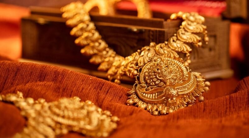 Gold-Silver Rate Today: મંગળવારે ઘટ્યા સોના-ચાંદીના ભાવ! 2500રુપિયાથી વધુ સસ્તું થયું સોનું