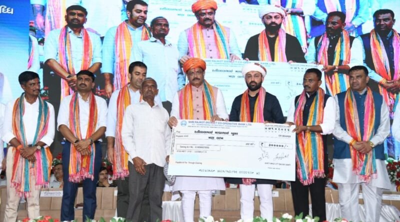 APMCની ચૂંટણી પહેલા ચેરમેન બોઘરાએ પાંચ વર્ષનો હિસાબ આપ્યો, રાદડિયા વિરોધીઓ પર તૂટી પડ્યા